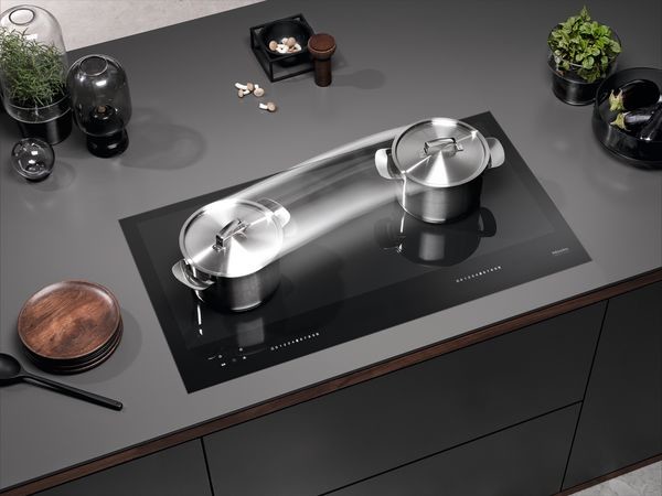 Kochfelder mit Vollflächeninduktion - Ihre neue Freiheit bei der Platzierung Ihres Kochgeschirrs Miele Kochfeld mit Vollflächen-Induktion ohne definierte Kochzonen