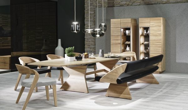 Voglauer Möbel Esszimmer kaufen bei Turflon Voglauer Möbel Esszimmer mit großem Esstisch, Stühlen, Bank und Vitrinen