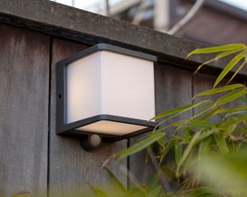LED-Solarwandleuchte "Doblo" mit Dimmschalter und Sensor