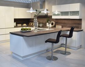 Lebhafte Wohnküche Lux