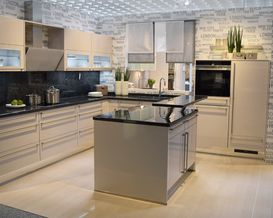 Einbauküche mit Insellösung Flash