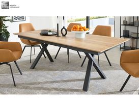 Interliving Esstisch 5112, Halifax Eiche, anthrazitfarbenes Metall