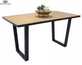 Henders & Hazel Tresentisch "Avalox"