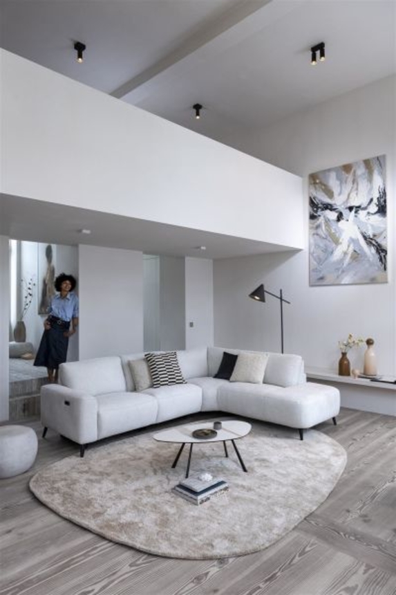 XOOON Carini, Ecksofa 2,5 Sitzer Armlehne links elektrisch + Ottomane rechts - Vada Ivory -  - 13