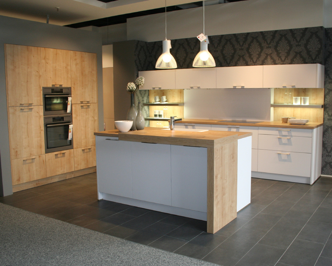 Moderne Loft-Küche Meteo Meteor » Ausstellungsküchen | Möbel Turflon