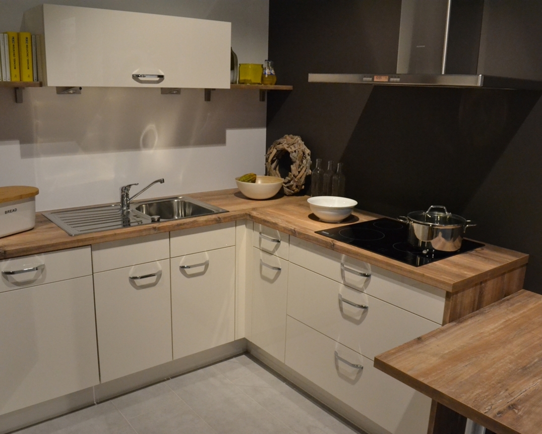 Moderne L Kuche Focus Ausstellungskuchen Mobel Turflon Online Shop