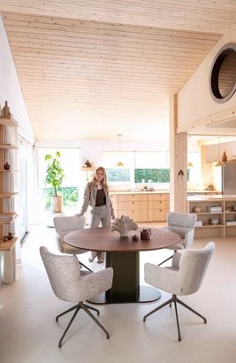 XOOON Brianza, Tisch 150 x 120 cm - Walnuß Furnier - Braun - 14