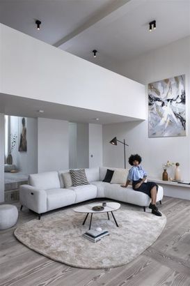 XOOON Carini, Ecksofa 2,5 Sitzer Armlehne links elektrisch + Ottomane rechts - Vada Ivory -  - 11