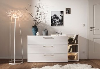 Nolte Kommode - Weiß mit drei Schubladen und Dekoration