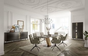 WK Esszimmermöbel: Esszimmertisch mit schräg stehendem Standfuß, sechs Esszimmerstühle sowie ein Sideboard und Highboard mit dezentem Vitrinen-Element