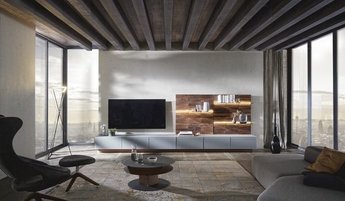 Voglauer Möbel Wohnzimmer dunkles Holz, helle Fronten, Anbauwand mit LED-Licht, Couchtisch